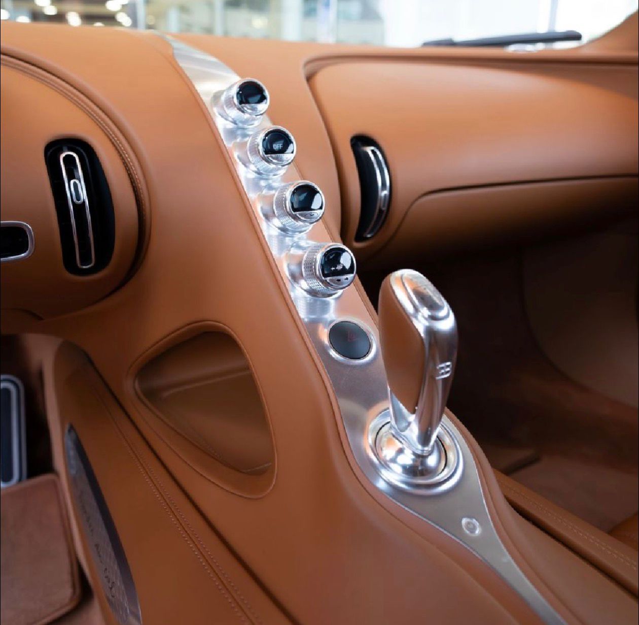 BUGATTI CHRION LES gallery image 3