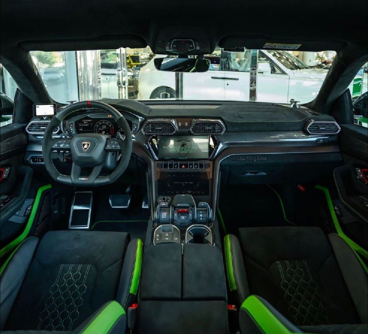 Lamborghini Urus Green 2024 gallery image 2