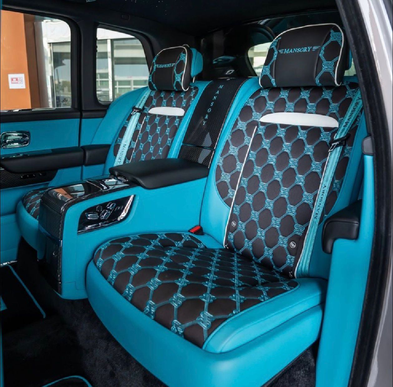 ROLLS ROYCE CULLINAN MANSORY BRAND NEW gallery image 7
